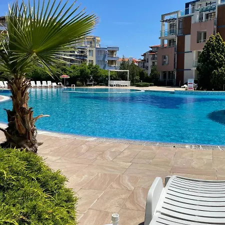 Sun 1 - Family Apart *