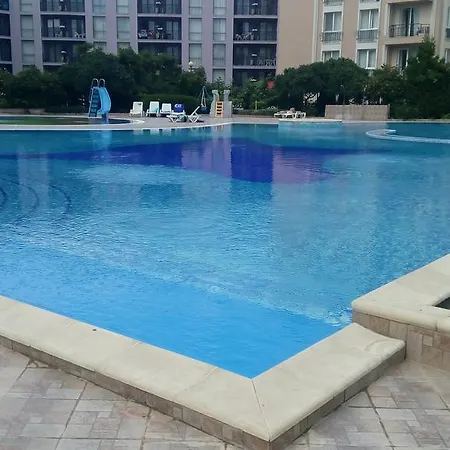 Sun 1 - Family Apart *