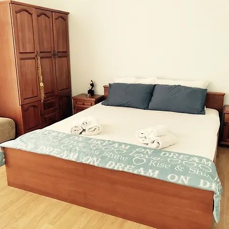 Sun 1 - Family Apart * Slantchev Briag