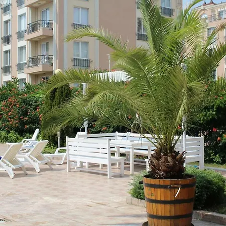 Sun 1 - Family Apart