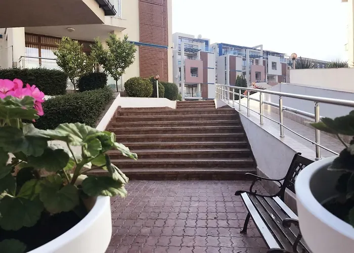 Sun 1 - Family Apart *